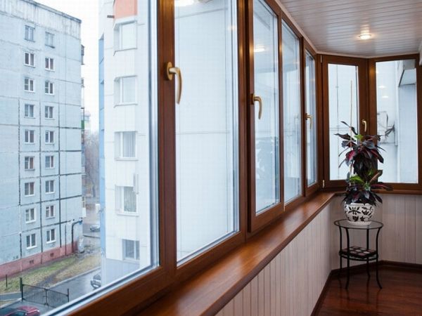 Остекление и внутренняя отделка балкона
